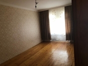 Satılır 2 otaqlı 47 m2 köhnə tikili Xalqlar Dostluğu m.