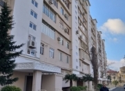 Satılır 2 otaqlı 60 m2 köhnə tikili Ayna Sultanova heykəli