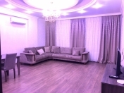 İcarəyə verilir 3 otaqlı 135 m2 yeni tikili Bakıxanov