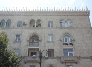 İcarəyə verilir 1 otaqlı 40 m2 köhnə tikili İçəri Şəhər m.