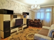 İcarəyə verilir 2 otaqlı 60 m2 köhnə tikili Ayna Sultanova heykəli