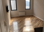 İcarəyə verilir 3 otaqlı 80 m2 yeni tikili ABŞ səfirliyi