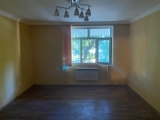 Satılır 4 otaqlı 160 m2 obyekt Elmlər Akademiyası m.