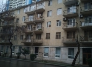 Satılır 2 otaqlı 35 m2 köhnə tikili Elmlər Akademiyası m.