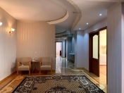 İcarəyə verilir 4 otaqlı 220 m2 yeni tikili Nəsimi r.