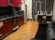 İcarəyə verilir 3 otaqlı 135 m2 yeni tikili Nizami m.