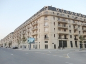 İcarəyə verilir 3 otaqlı 145 m2 yeni tikili Xətai r.