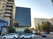 İcarəyə verilir 5 otaqlı 1100 m2 obyekt İnşaatçılar m.