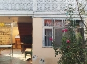 İcarəyə verilir 2 otaqlı 90 m2 həyət evi Bərdə