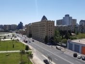 Satılır 4 otaqlı 130 m2 köhnə tikili Gənclik m.