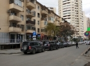 Satılır 1 otaqlı 31 m2 köhnə tikili Elmlər Akademiyası m.