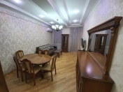 İcarəyə verilir 3 otaqlı 110 m2 yeni tikili İnşaatçılar m.