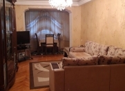 Satılır 3 otaqlı 80 m2 köhnə tikili Elmlər Akademiyası m.