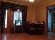 İcarəyə verilir 2 otaqlı 55 m2 köhnə tikili Elmlər Akademiyası m.