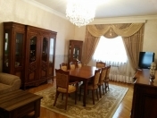 Satılır 3 otaqlı 145 m2 yeni tikili 3 mkr