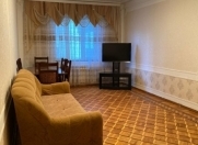 İcarəyə verilir 3 otaqlı 90 m2 köhnə tikili Gənclik m.