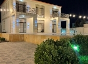 İcarəyə verilir 4 otaqlı 250 m2 bağ evi Buzovna