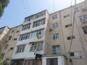 Satılır 2 otaqlı 51 m2 köhnə tikili Xalqlar Dostluğu m.