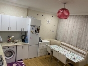 Satılır 2 otaqlı 75 m2 köhnə tikili Gənclik m.