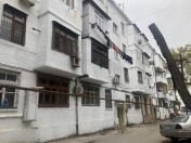 Satılır 1 otaqlı 32 m2 köhnə tikili Qara Qarayev m.