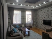 Satılır 3 otaqlı 116 m2 köhnə tikili Bakı Dövlət Universiteti