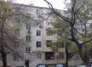 Satılır 2 otaqlı 51 m2 köhnə tikili Memar Əcəmi m.