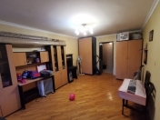 Satılır 3 otaqlı 80 m2 köhnə tikili İnşaatçılar m.