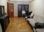 Satılır 2 otaqlı 65 m2 köhnə tikili Gənclik m.