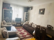 Satılır 3 otaqlı 65 m2 köhnə tikili Neapol dairəsi