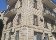 Satılır 11 otaqlı 460 m2 obyekt Nizami m.