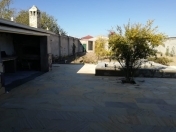 Satılır 7 otaqlı 950 m2 həyət evi Koroğlu m.