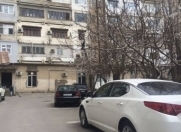 Satılır 3 otaqlı 85 m2 köhnə tikili İnşaatçılar m.