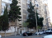 Satılır 4 otaqlı 90 m2 köhnə tikili İnşaatçılar m.
