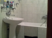 Satılır 5 otaqlı 100 m2 köhnə tikili Neapol dairəsi