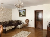 Satılır 4 otaqlı 90 m2 köhnə tikili Ayna Sultanova heykəli