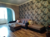 İcarəyə verilir 3 otaqlı 75 m2 köhnə tikili Hüseyn Cavid parkı