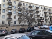 Satılır 3 otaqlı 57 m2 köhnə tikili Yasamal r.