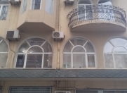 İcarəyə verilir 3 otaqlı 140 m2 ofis Musabəyov parkı