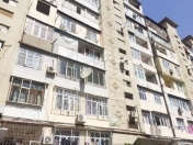 Satılır 2 otaqlı 70 m2 köhnə tikili İnşaatçılar m.