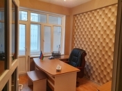 İcarəyə verilir 3 otaqlı 90 m2 ofis Gənclik m.