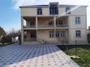 Satılır 11 otaqlı 700 m2 bağ evi Novxanı