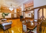 İcarəyə verilir 7 otaqlı 450 m2 köhnə tikili Sahil m.