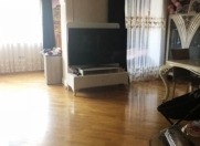 Satılır 3 otaqlı 80 m2 köhnə tikili İzmir parkı