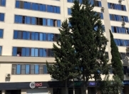 Satılır 4 otaqlı 107 m2 köhnə tikili Ayna Sultanova heykəli