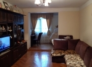 Satılır 2 otaqlı 70 m2 köhnə tikili Nizami m.