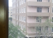 Satılır 3 otaqlı 75 m2 köhnə tikili İnşaatçılar m.