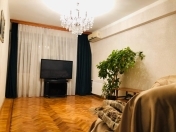 Satılır 3 otaqlı 85 m2 köhnə tikili Nizami m.