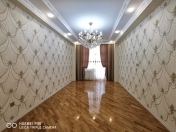 Satılır 4 otaqlı 130 m2 yeni tikili Zərifə Əliyeva adına park