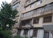 Satılır 3 otaqlı 75 m2 köhnə tikili İnşaatçılar m.