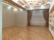 Satılır 4 otaqlı 180 m2 yeni tikili 3 mkr